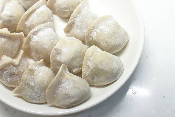 【免出門！在家也能吃到乾淨又衛生的超大顆水餃】瞬食之間美食平台-來萬傳盛水餃