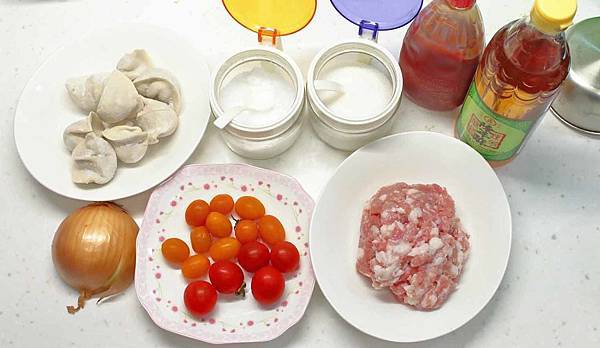 【免出門！在家也能吃到乾淨又衛生的超大顆水餃】瞬食之間美食平台-來萬傳盛水餃