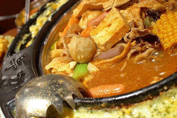 【新莊美食】兩餐韓國年糕火鍋吃到飽-只要299元就能吃到韓式火鍋吃到飽 【新莊美食】兩餐韓國年糕火鍋吃到飽-只要299元就能吃到韓式火鍋吃到飽