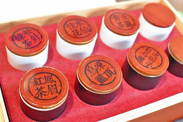 【台中美食】吃茶三千-國內第一座室內茶園,從國外紅到國內的鮮萃茶飲店 【台中美食】吃茶三千-國內第一座室內茶園,從國外紅到國內的鮮萃茶飲店