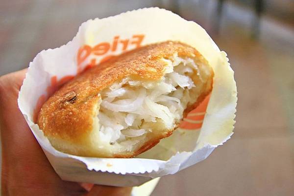 【台北美食】温州街蘿蔔絲餅達人-無時無刻都會大排長龍的美味蘿蔔絲餅