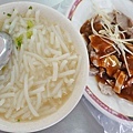 【台北美食】龍口米苔目米粉湯-CP值爆表！２０元米粉湯２０元豬舌３０元三層肉，絕無僅有的銅板價