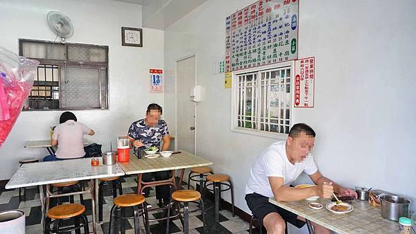 【台北美食】士林蛋包麵-沒有店名沒有招牌，附近居民從小吃到大的無名美食