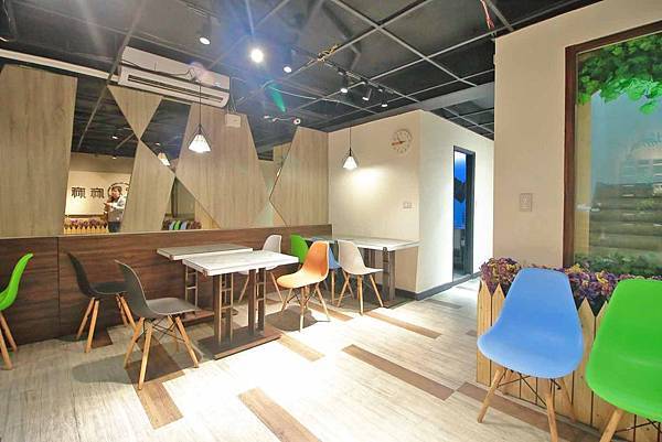 【新莊美食】麻麻號。排骨鴨血豆腐專賣-不到百元就能吃到美味的麻辣鴨血套餐,CP值爆高! 【新莊美食】麻麻號。排骨鴨血豆腐專賣-不到百元就能吃到美味的麻辣鴨血套餐,CP值爆高!