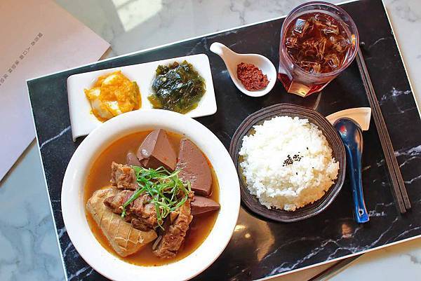 【新莊美食】麻麻號。排骨鴨血豆腐專賣-不到百元就能吃到美味的麻辣鴨血套餐,CP值爆高! 【新莊美食】麻麻號。排骨鴨血豆腐專賣-不到百元就能吃到美味的麻辣鴨血套餐,CP值爆高!