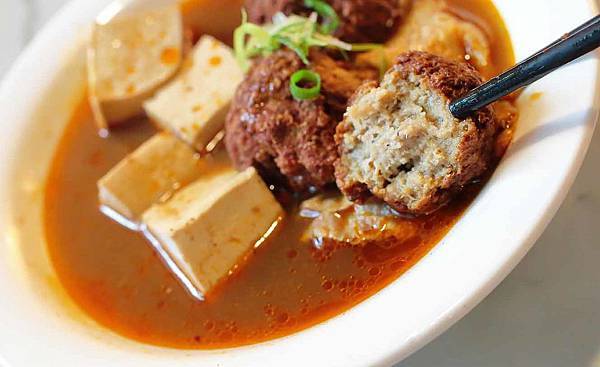 【新莊美食】麻麻號。排骨鴨血豆腐專賣-不到百元就能吃到美味的麻辣鴨血套餐,CP值爆高! 【新莊美食】麻麻號。排骨鴨血豆腐專賣-不到百元就能吃到美味的麻辣鴨血套餐,CP值爆高!