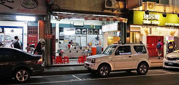 【台北美食】阿國滷肉飯-讓人讚不絕口的宵夜美食 【台北美食】阿國滷肉飯-讓人讚不絕口的宵夜美食