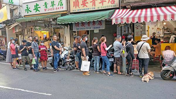 【基隆美食】阿華炒麵-排隊人潮從來沒有斷過的基隆廟口必吃美食