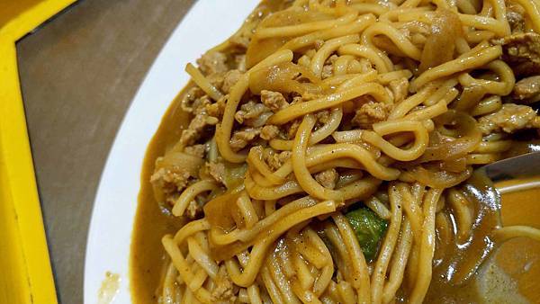 【基隆美食】阿華炒麵-排隊人潮從來沒有斷過的基隆廟口必吃美食