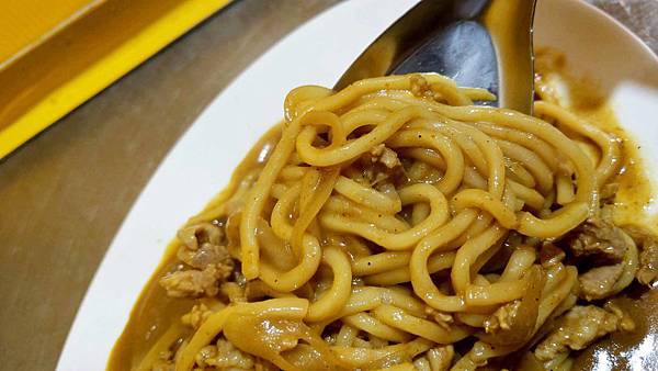 【基隆美食】阿華炒麵-排隊人潮從來沒有斷過的基隆廟口必吃美食