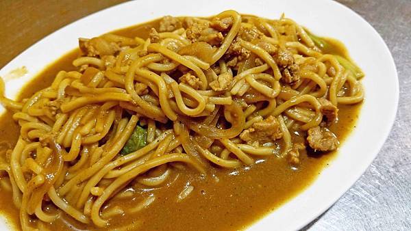 【基隆美食】阿華炒麵-排隊人潮從來沒有斷過的基隆廟口必吃美食