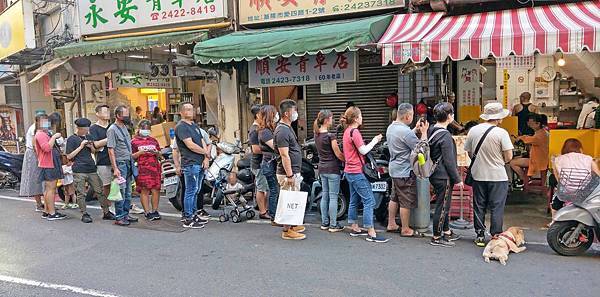 【基隆美食】阿華炒麵-排隊人潮從來沒有斷過的基隆廟口必吃美食