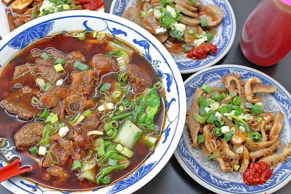 【三重美食】家一牛肉麵-超過30年老字號大份量牛肉麵店