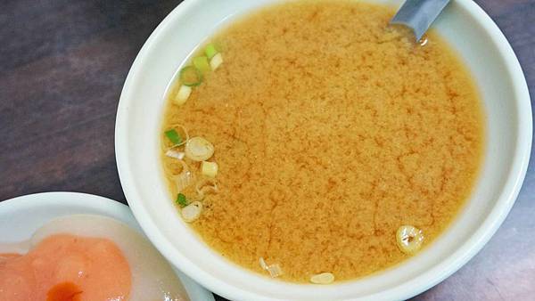 【台北美食】天母肉圓店-隱藏在市場裡的脆皮肉圓