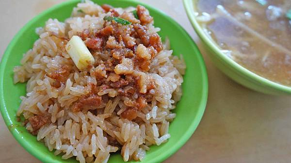 【台北美食】肉羹油飯-沒有店名沒有招牌的超低調美食小吃店