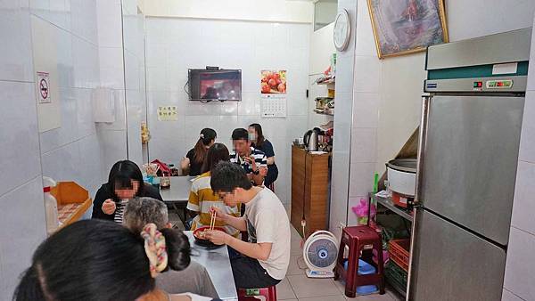 【台南美食】水河虱目魚粥-內行人才知道!不到百元就能吃到無刺虱目魚肚粥 【台南美食】水河虱目魚粥-內行人才知道!不到百元就能吃到無刺虱目魚肚粥