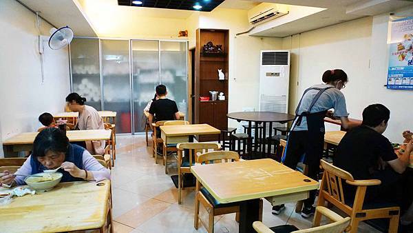 【台北美食】天雲扁食店-又香又迷人的紅油抄手