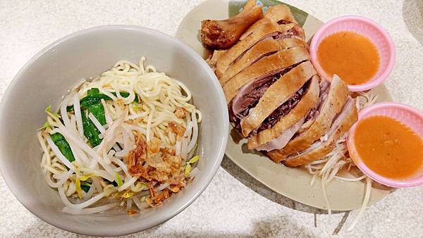 【蘆洲美食】故鄉鵝肉店-一碗麵只要20元的超便宜銅板美食 【蘆洲美食】故鄉鵝肉店-一碗麵只要20元的超便宜銅板美食