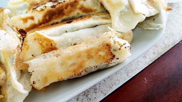 【台北美食】順園鍋貼.水餃-附近居民都喜愛的鍋貼美食小吃店