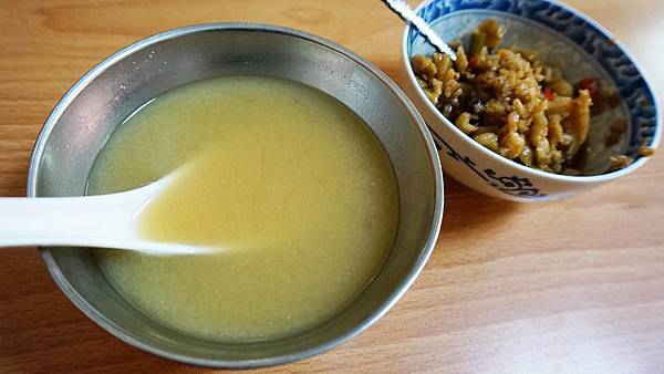 【台北美食】可味小吃店原牛丼-美味又迷人的排骨飯美食