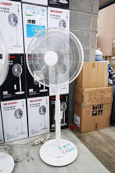 【限時限量！夏季電器特賣會！冷氣下殺５折起！】ＦＹ家電特賣會-比市價還要便宜５折的知名品牌冷氣機限時限量，還有其它超多樣夏季電器商品、電風扇、洗衣機、電視機等等都比市價還便宜，滿滿的優惠價哦～！