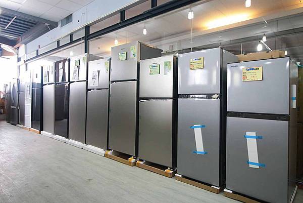 【限時限量！夏季電器特賣會！冷氣下殺５折起！】ＦＹ家電特賣會-比市價還要便宜５折的知名品牌冷氣機限時限量，還有其它超多樣夏季電器商品、電風扇、洗衣機、電視機等等都比市價還便宜，滿滿的優惠價哦～！