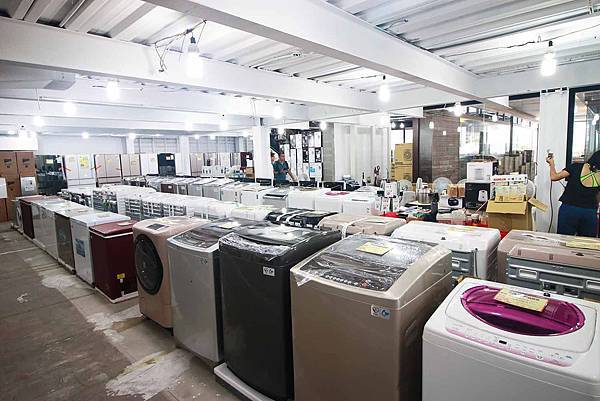 【限時限量！夏季電器特賣會！冷氣下殺５折起！】ＦＹ家電特賣會-比市價還要便宜５折的知名品牌冷氣機限時限量，還有其它超多樣夏季電器商品、電風扇、洗衣機、電視機等等都比市價還便宜，滿滿的優惠價哦～！