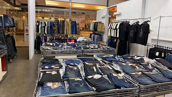 【限時限量!夏季電器特賣會!冷氣下殺5折起!】FY家電特賣會-比市價還要便宜5折的知名品牌冷氣機限時限量,還有其它超多樣夏季電器商品、電風扇、洗衣機、電視機等等都比市價還 【限時限量!夏季電器特賣會!冷氣下殺5折起!】FY家電特賣會-比市價還要便宜5折的知名品牌冷氣機限時限量,還有其它超多樣夏季電器商品、電風扇、洗衣機、電視機等等都比市價還