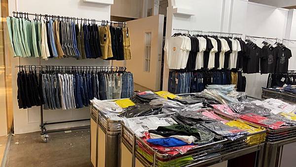 【限時限量!夏季電器特賣會!冷氣下殺5折起!】FY家電特賣會-比市價還要便宜5折的知名品牌冷氣機限時限量,還有其它超多樣夏季電器商品、電風扇、洗衣機、電視機等等都比市價還 【限時限量!夏季電器特賣會!冷氣下殺5折起!】FY家電特賣會-比市價還要便宜5折的知名品牌冷氣機限時限量,還有其它超多樣夏季電器商品、電風扇、洗衣機、電視機等等都比市價還