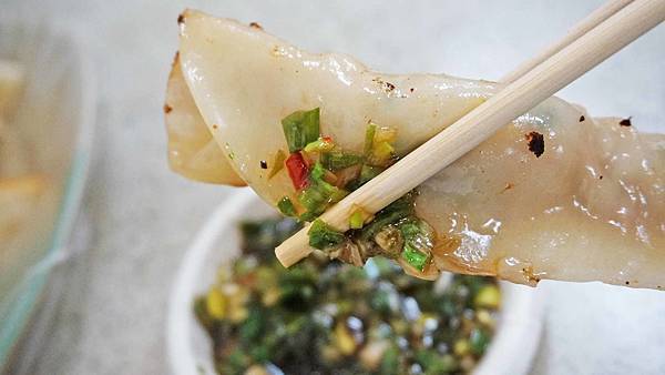 【台北美食】鍋貼專賣店-隱身在巷弄裡的超便宜又美味的鍋貼店