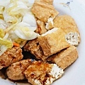 【台北美食】東東米粉湯臭豆腐滷肉飯-東門市場裡的高評價小吃店