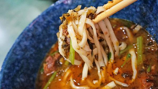 【台北美食】老王紅燒牛肉麵-超過40年老字號微香微辣的美味牛肉麵 【台北美食】老王紅燒牛肉麵-超過40年老字號微香微辣的美味牛肉麵