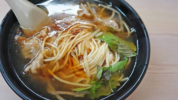 【台北美食】正原担魷魚羹蚵仔煎-捷運中山站附近便宜的美食小吃店 【台北美食】正原担魷魚羹蚵仔煎-捷運中山站附近便宜的美食小吃店