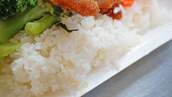 【台北美食】阿順排骨-一個人吃不完的無敵大份量排隊美食