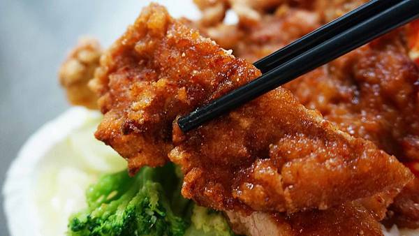 【台北美食】阿順排骨-一個人吃不完的無敵大份量排隊美食