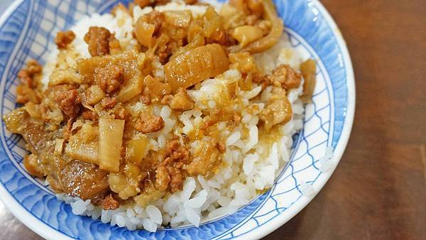 【台北美食】合麟海南雞飯-吃了會讓你讚不絕口的魯肉飯小吃店