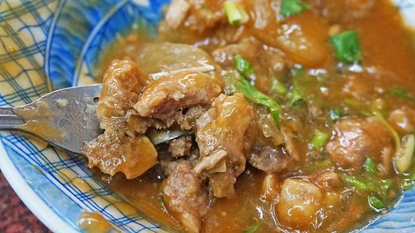 【台北美食】金龍大腸麵線-隱身在市場附近的美味小吃店