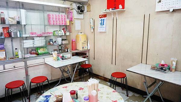 【台北美食】金龍大腸麵線-隱身在市場附近的美味小吃店