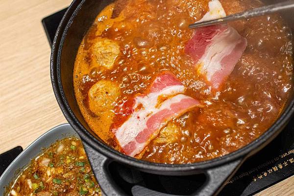 【台北美食】石二鍋經典FRESH士林中正店-舒適寬敞挑高空間，適合聚餐的平價火鍋餐廳