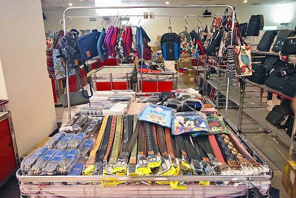 【挑戰最低價！夏季電器商品全面出清價！】FY富奕特賣會-全面３折起，冷氣、冰箱、電風扇、電視等多樣商品通通超低價，數量有限，還有買大送小及多樣好禮等你來挖寶～！