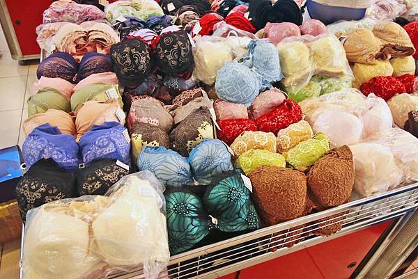 【挑戰最低價！夏季電器商品全面出清價！】FY富奕特賣會-全面３折起，冷氣、冰箱、電風扇、電視等多樣商品通通超低價，數量有限，還有買大送小及多樣好禮等你來挖寶～！