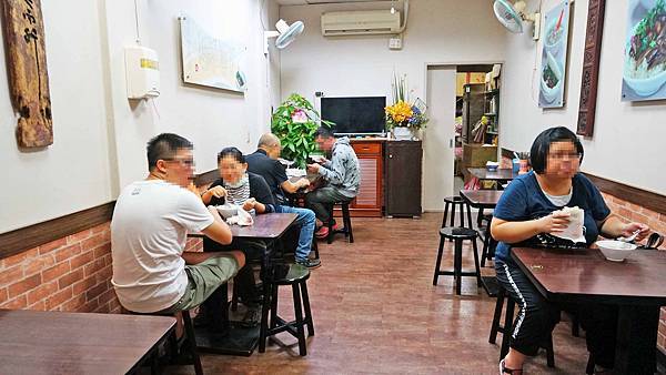 【台北美食】源芳刈包-不值得排隊品嚐的人氣排隊美食名店