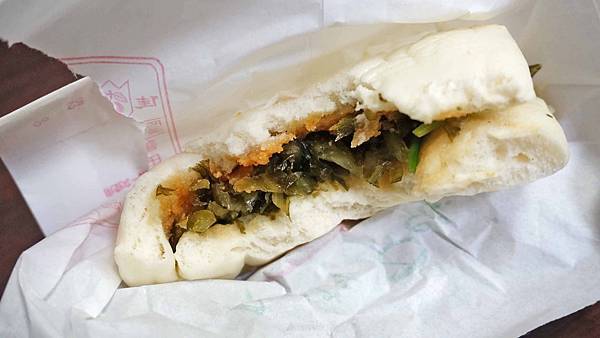 【台北美食】源芳刈包-不值得排隊品嚐的人氣排隊美食名店