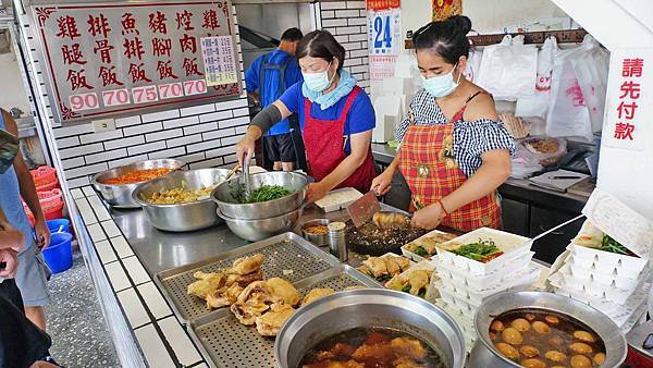 【林口美食】名香焢肉飯-用餐時間大排長龍的超人氣雞腿飯