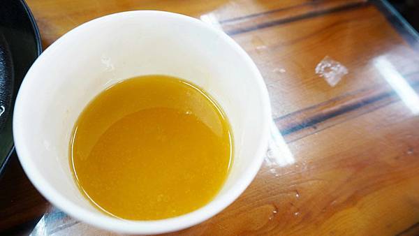 【南投美食】清境阿東窯仔雞-充滿炭香味的超級脆皮烤雞 【南投美食】清境阿東窯仔雞-充滿炭香味的超級脆皮烤雞