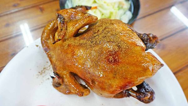 【南投美食】清境阿東窯仔雞-充滿炭香味的超級脆皮烤雞 【南投美食】清境阿東窯仔雞-充滿炭香味的超級脆皮烤雞