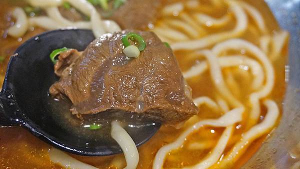 【台北美食】志明牛肉麵-有得過牛肉麵節獎項的牛肉麵店 【台北美食】志明牛肉麵-有得過牛肉麵節獎項的牛肉麵店