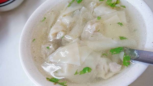 【中和美食】林家麵店-中午用餐時間需要排隊的巷弄小吃店