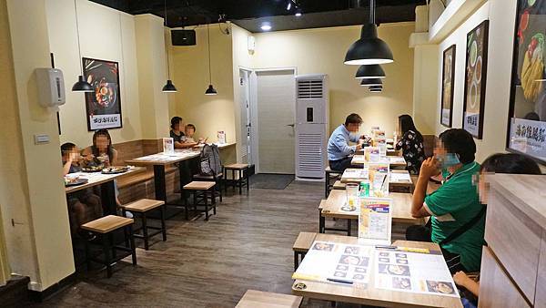 【台北美食】林記海南雞飯-軟嫩不乾柴的美味海南雞飯 【台北美食】林記海南雞飯-軟嫩不乾柴的美味海南雞飯