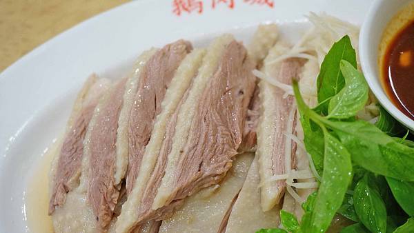 【台北美食】遼寧鵝肉大排擋-完全不輸給名店的鮮甜軟嫩又多汁鵝肉美食